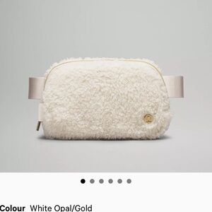 Lululemon Sherpa bag like new- crossbody
